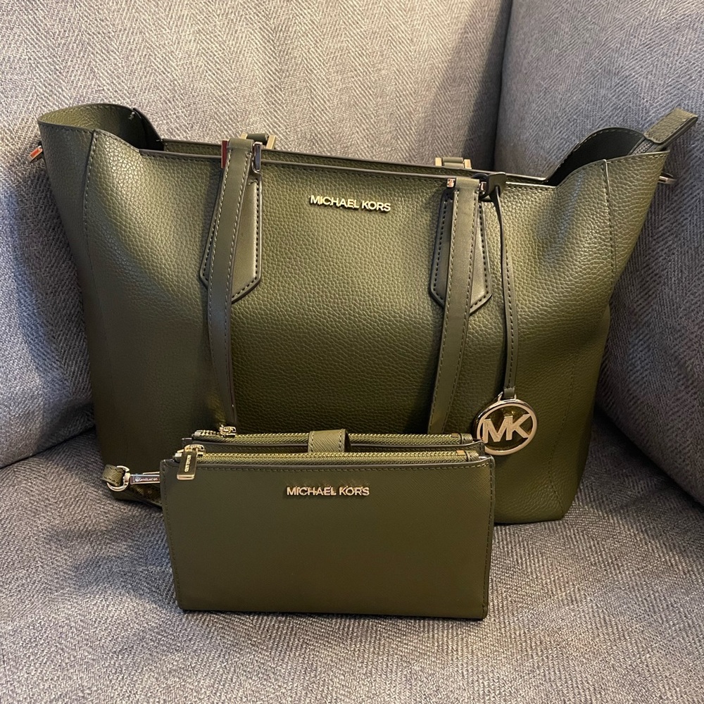 Michael Kors tote and wristlet